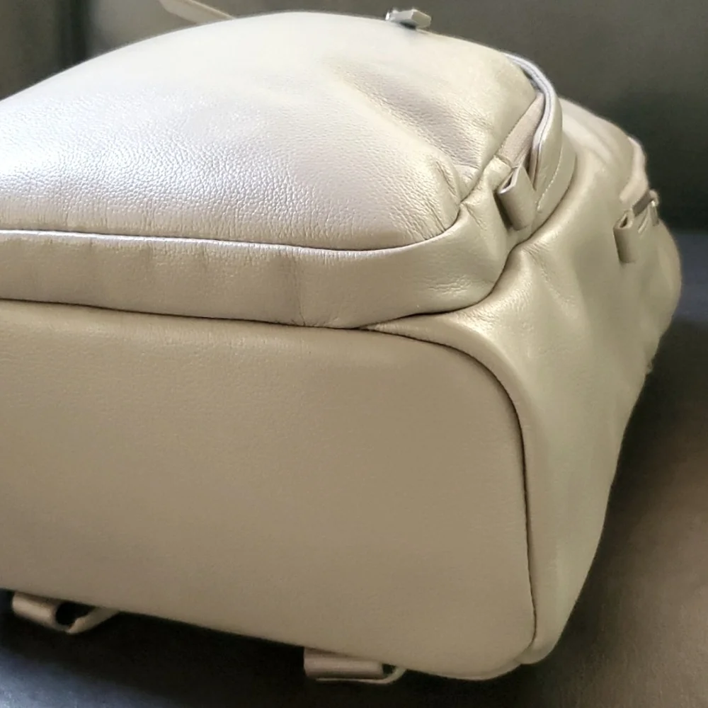 NWOT Tumi Voyageur Dori Fine Grain Cow Leather Backpack